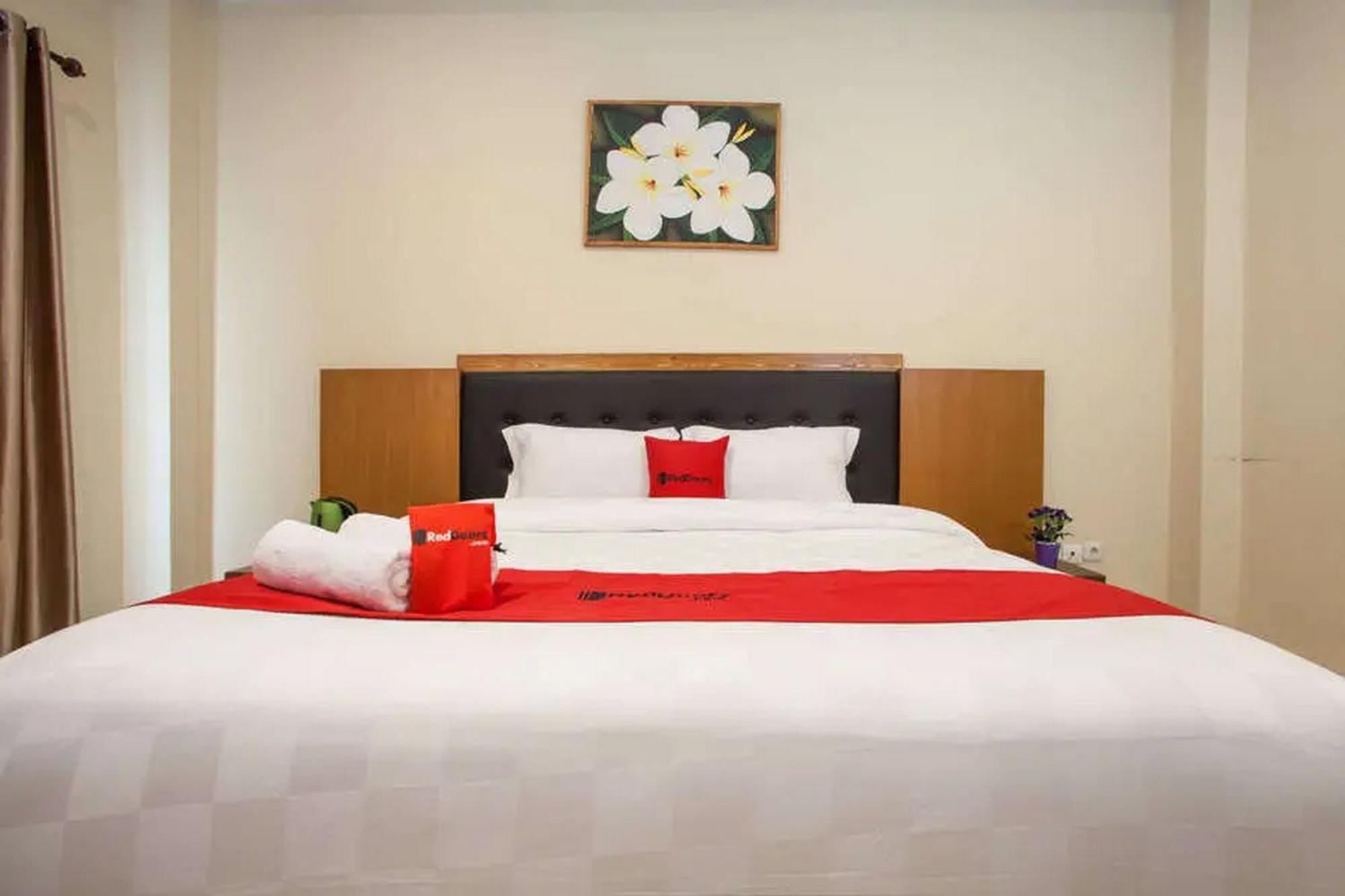 Reddoorz Premium @ Jalan Cengkeh Malang Otel Dış mekan fotoğraf