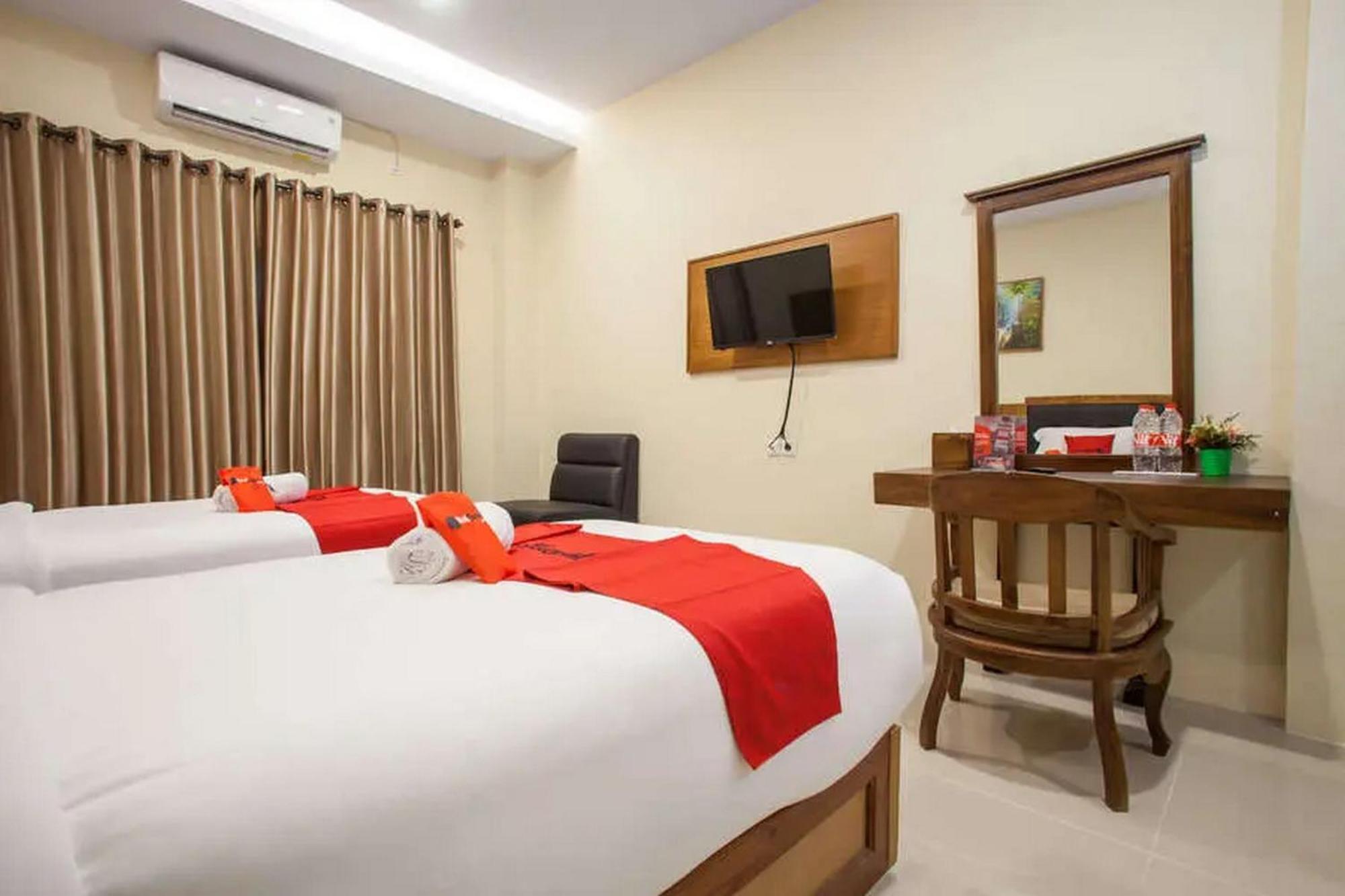 Reddoorz Premium @ Jalan Cengkeh Malang Otel Dış mekan fotoğraf